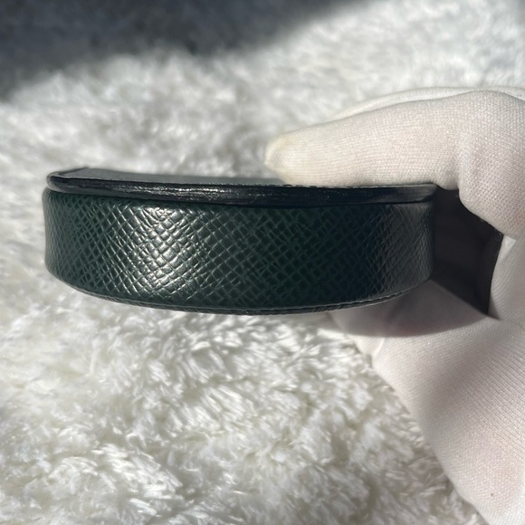 LOUIS VUITTON Taiga Line Porte monnaie Cuvette Coin Purse Dark green no Box - Picture 7 of 14
